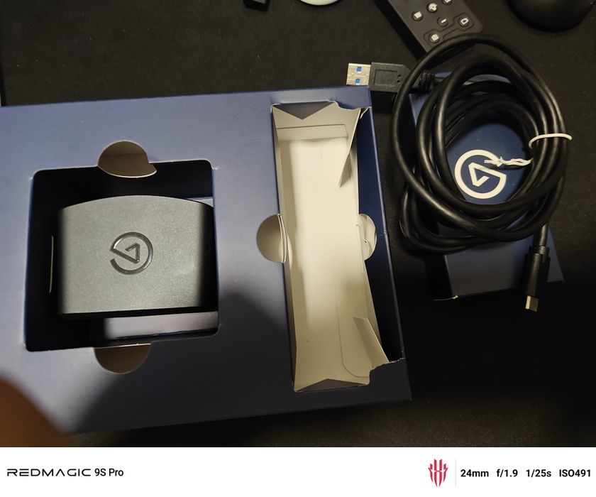 Elgato facecam  webcam