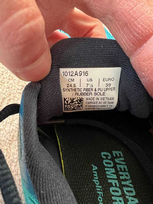 Кросівки ASICS Gel-Excite 8