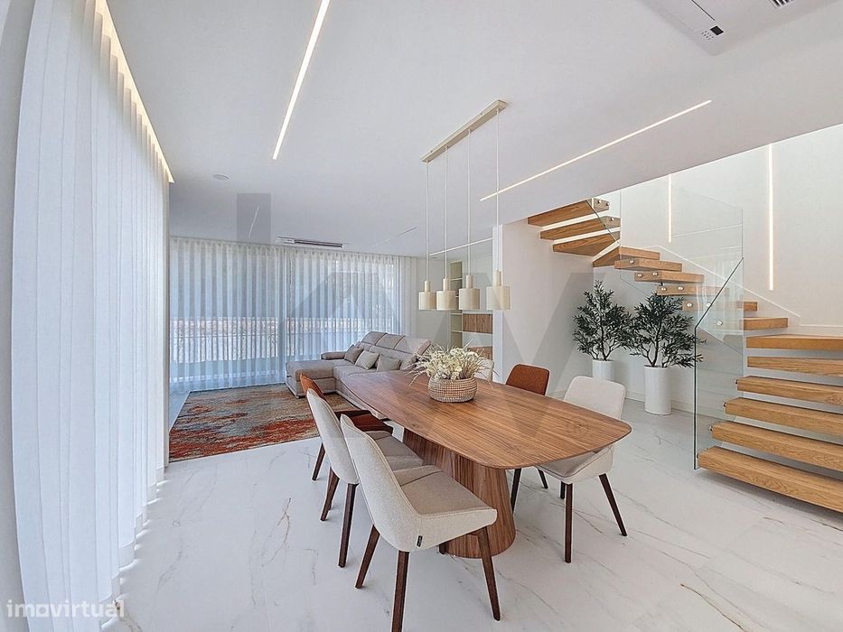 Moradias de Luxo Junto ao Muro da Real Estrada D. Maria I