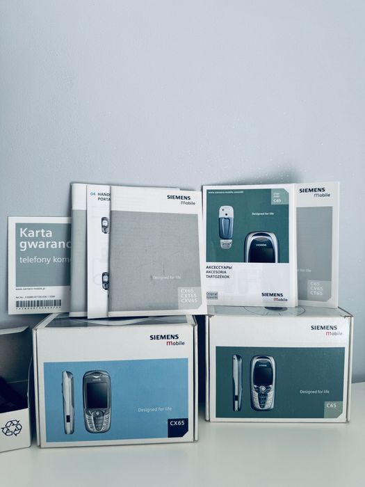 Zestaw kolekcjonerskich telefonów komórkowych Nokio, Siemens, Huawei