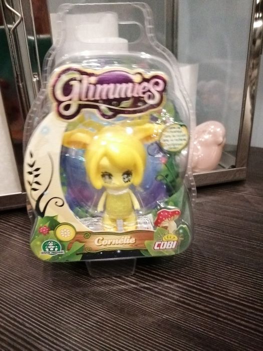 Świecącą laleczka Glimmies