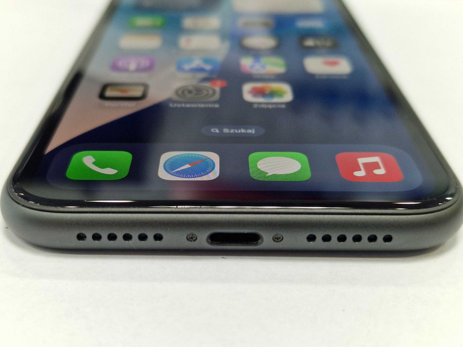 iPhone 11 64GB/ Black/ Bateria 89%/ Grade B/ Gwarancja 6msc/ Ładowarka