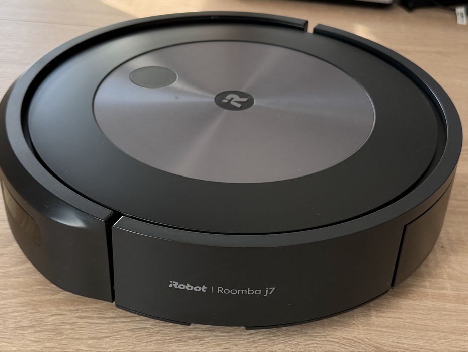 iRobot Roomba j7