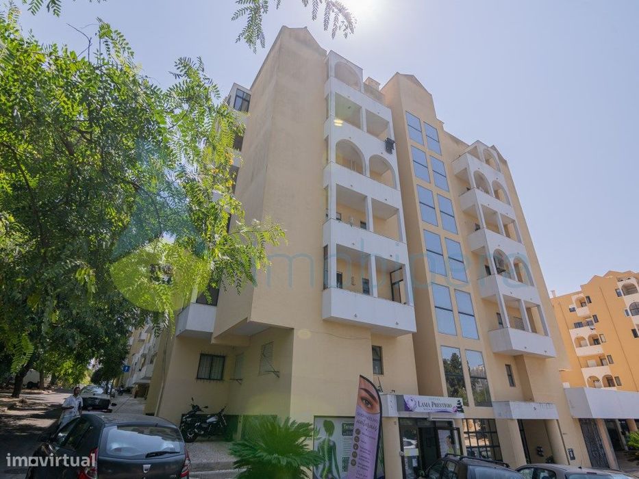 Não Perca Esta Grande Oportunidade! Apartamento T1 De Grandes Dimen...