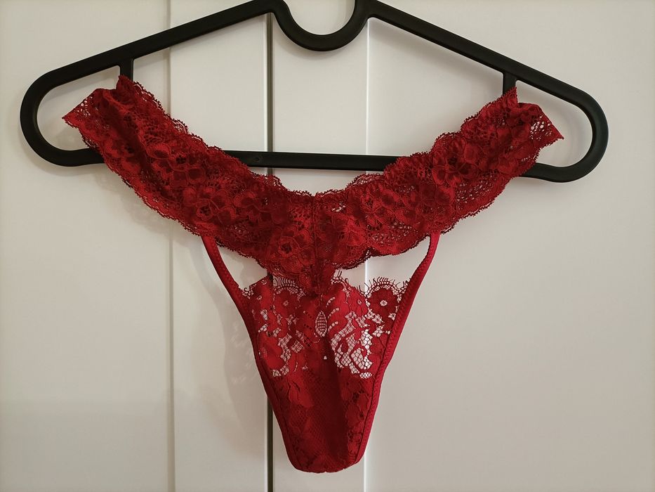 Czerwony komplet Intimissimi 70C stanik stringi