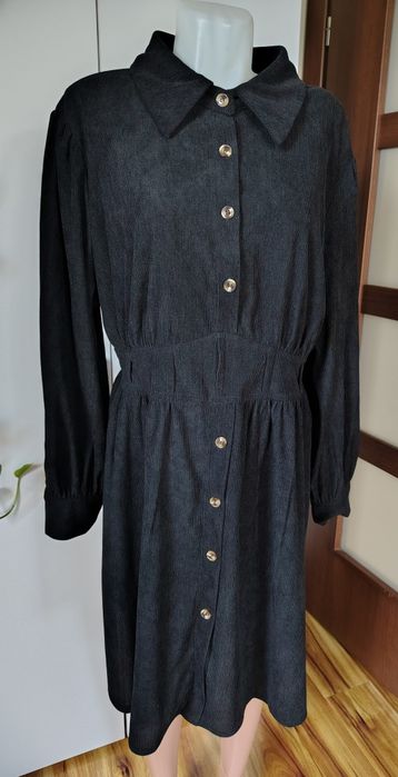 Czarna sukienka z odcinanym pasem rozpinany przód rozmiar 3XL SHEIN