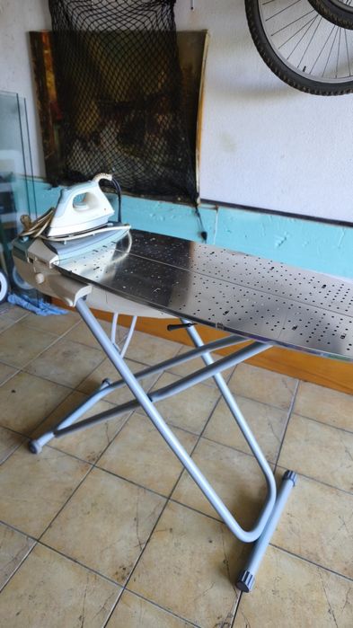Tábua de engomar profissional  Rowenta aquece mas não faz vapor