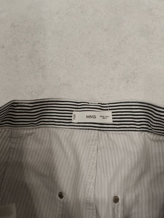 Spodnie z prostymi nogawkami Mango