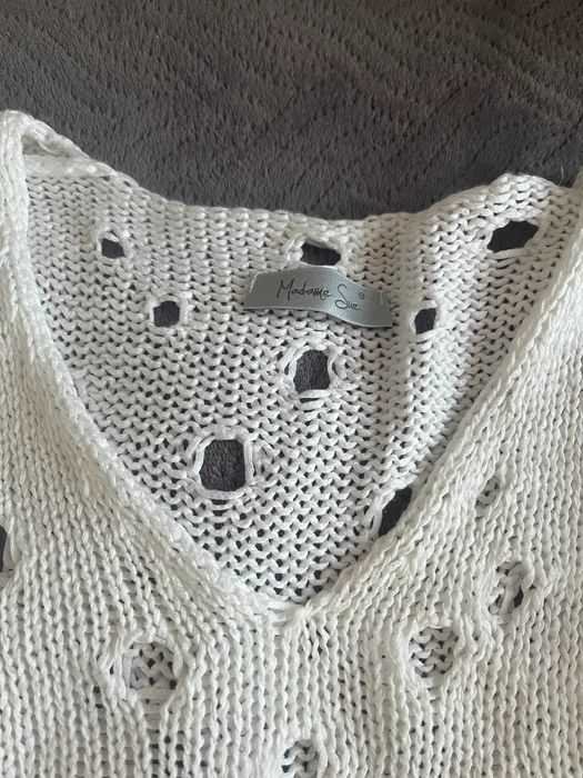 Ażurowy sweter biały