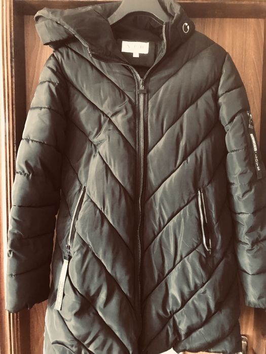 Жіноча тепла куртка з капюшоном