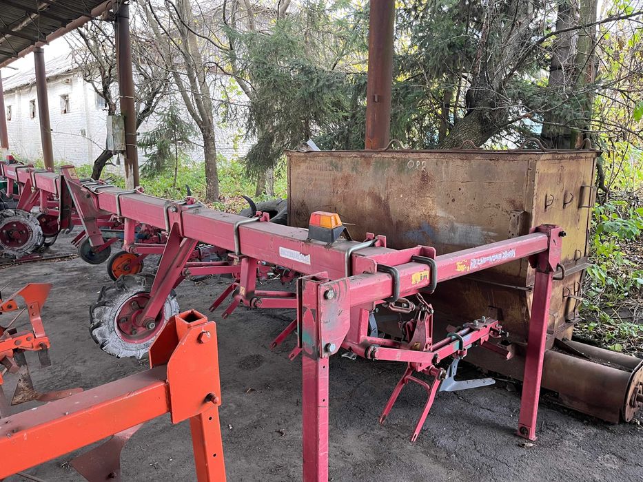 Культиватор просапний міжрядний КРНВ-5.6, 2012р