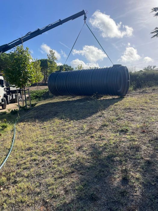 Prestação de serviços de vários tipos de máquinas agrícolas e obras,.