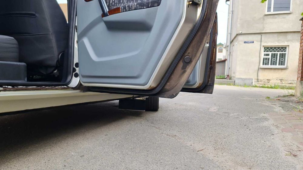 ПРОДАМ ГАЗ ВОЛГА 31105.801..змз406.перший власник салону.НОВА