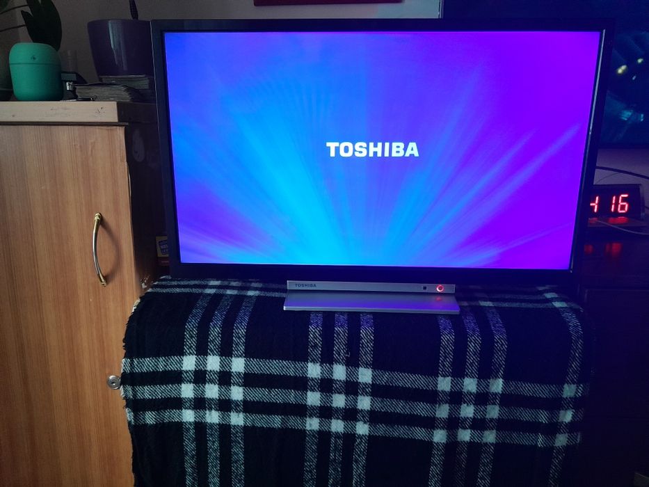 Продам телевізор Toshiba (61 см-24дюймів)