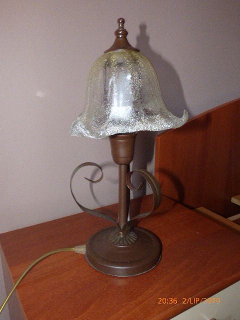 Żyrandol pokojowy i lampka nocna