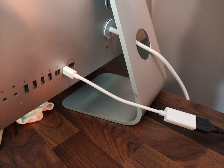 iMac 21.5-Inch , Mid 2011