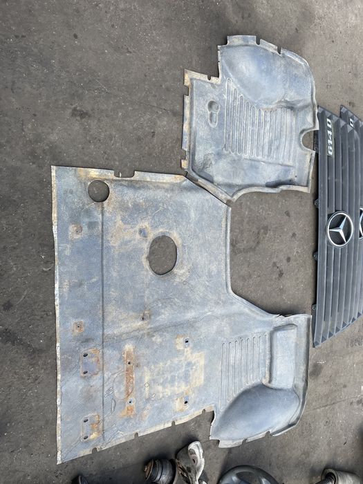 Морда Mercedes vario фари капот крила радіатор бампер розборка