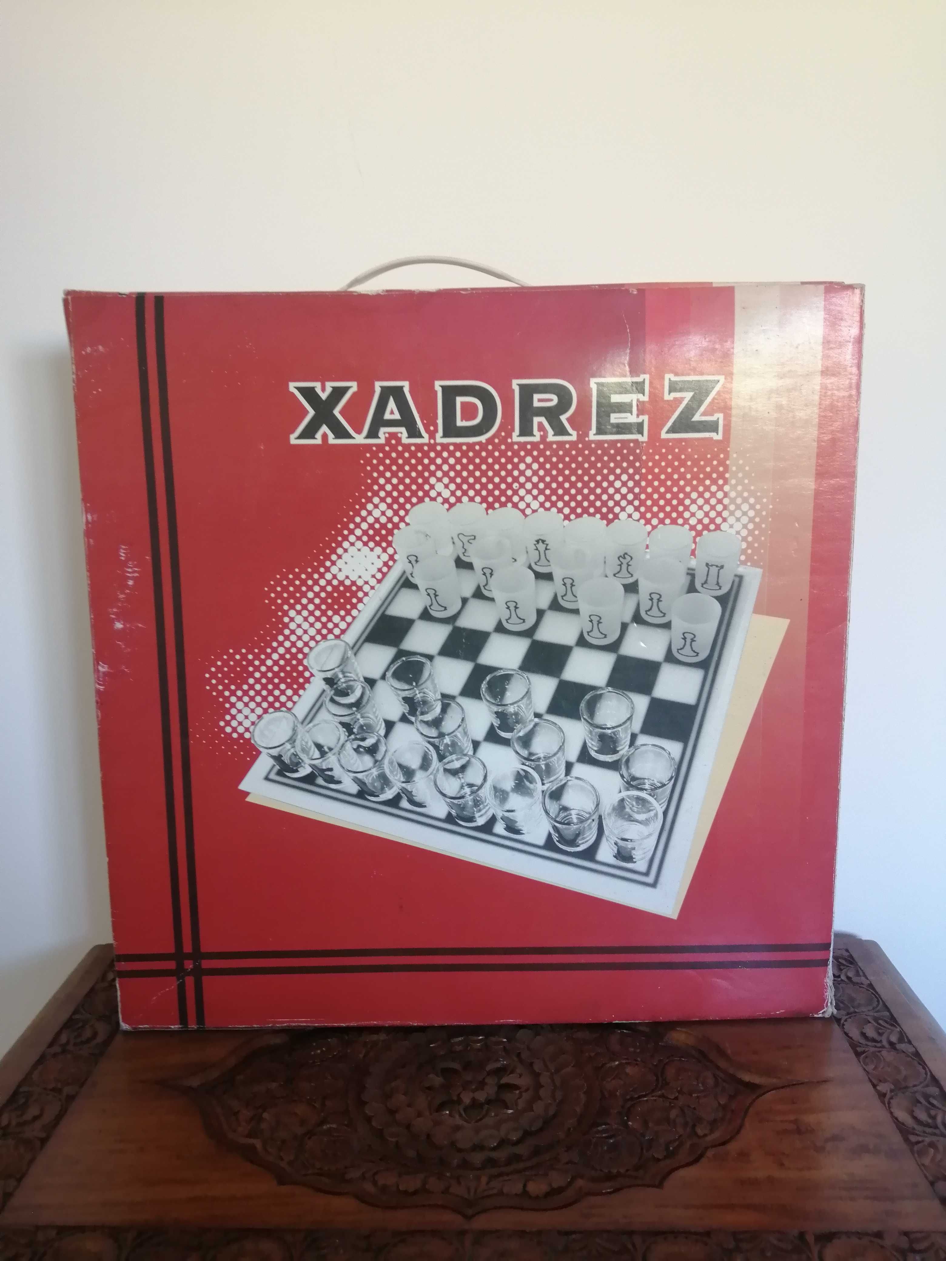 Tabuleiro De Xadrez Em Vidro Como Novo Nunca Foi Usado., Brinquedos e Jogos,  à venda, Lisboa