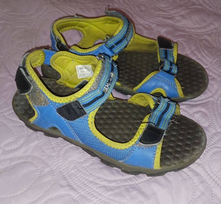 Sandalki na chłopca.