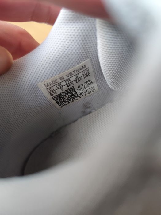 Białe sneakersy Adidas rozmiar 40 i 2/3
