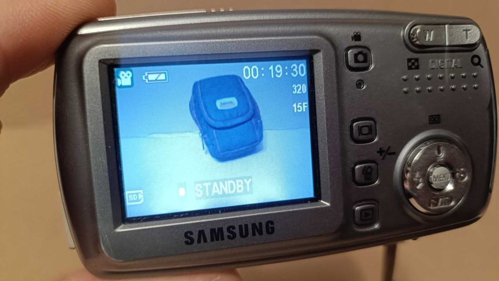 Aparat cyfrowy z pokrowcem : SAMSUNG Digimax A402