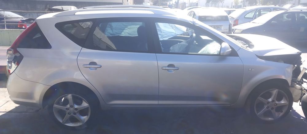 Kia Ceed Sw 1.6 Cdrdi De 2009 Disponível Para Peças Friso Da Mala