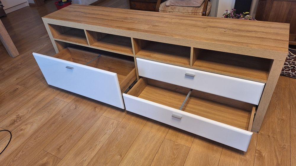 Szafka RTV Helvetia Meble 191,5 cm – dąb + biały połysk