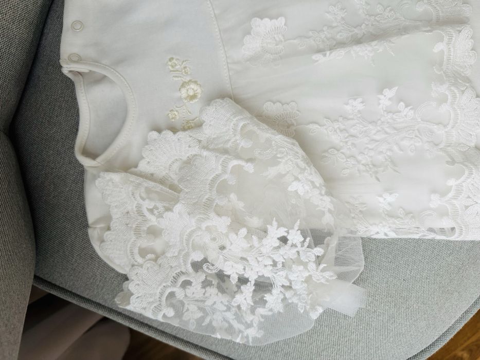 Набір для хрестин дівчинки новий плаття боді і шапочка