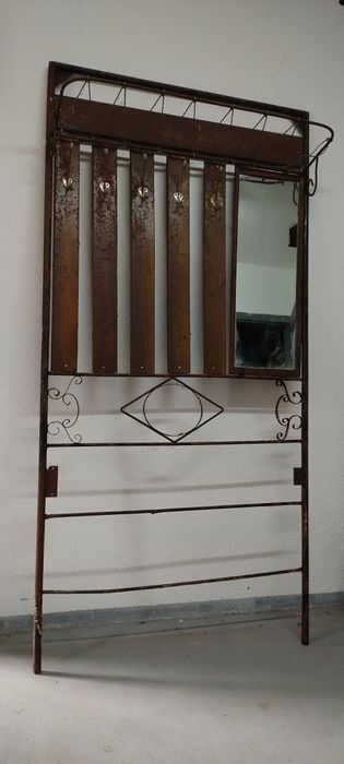 Garderoba PRL metalowa z lustrem szatnia