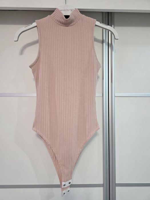 Body bez rękawów prążkowane XS new look