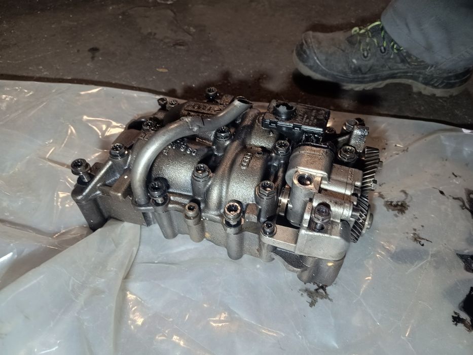 Pompa oleju olejowa 2.0tdi 16v Audi A4 B7 A6 C6 oryginał gwarancja