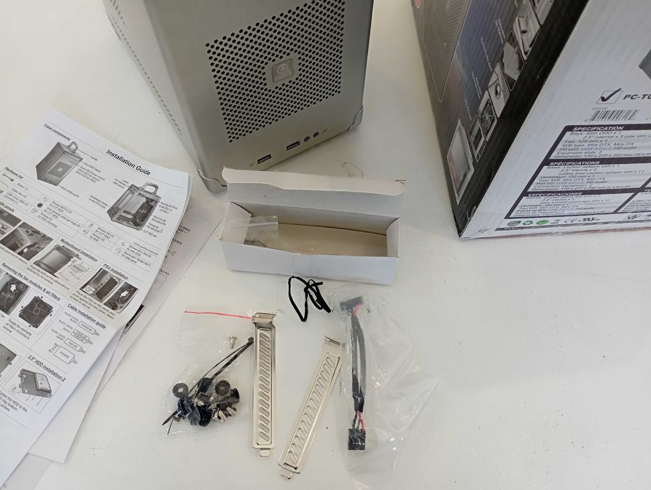 Lian Li PC-TU100 - Aluminum Mini-ITX Case64740799748610122