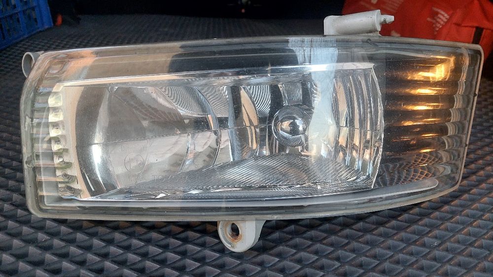 Протитуманна фара Toyota camry 30. ліва