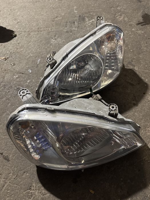 Lampy przod tata indica