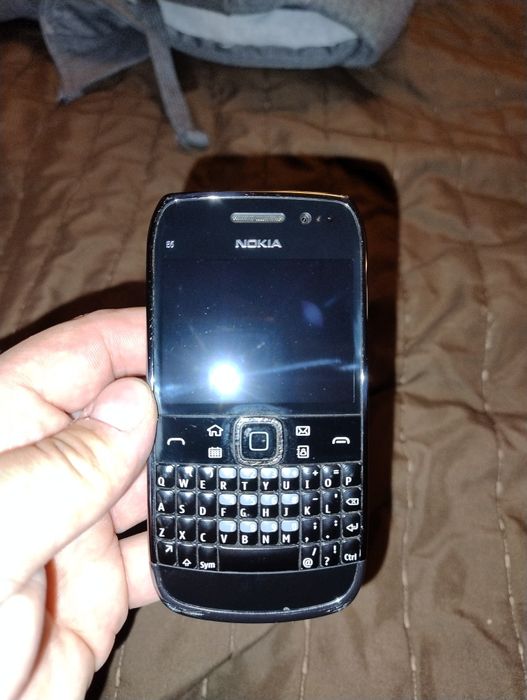 Telefon Nokia E6