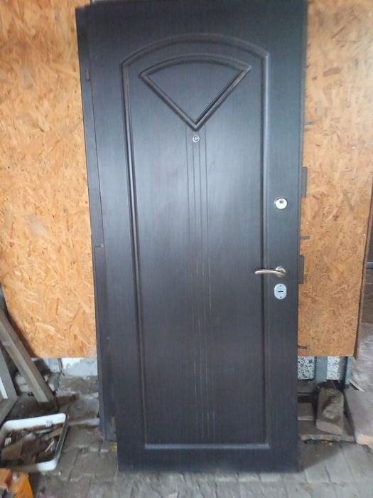 Продам брони двери