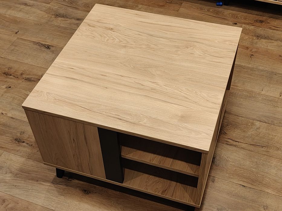 Stolik kawowy do salonu