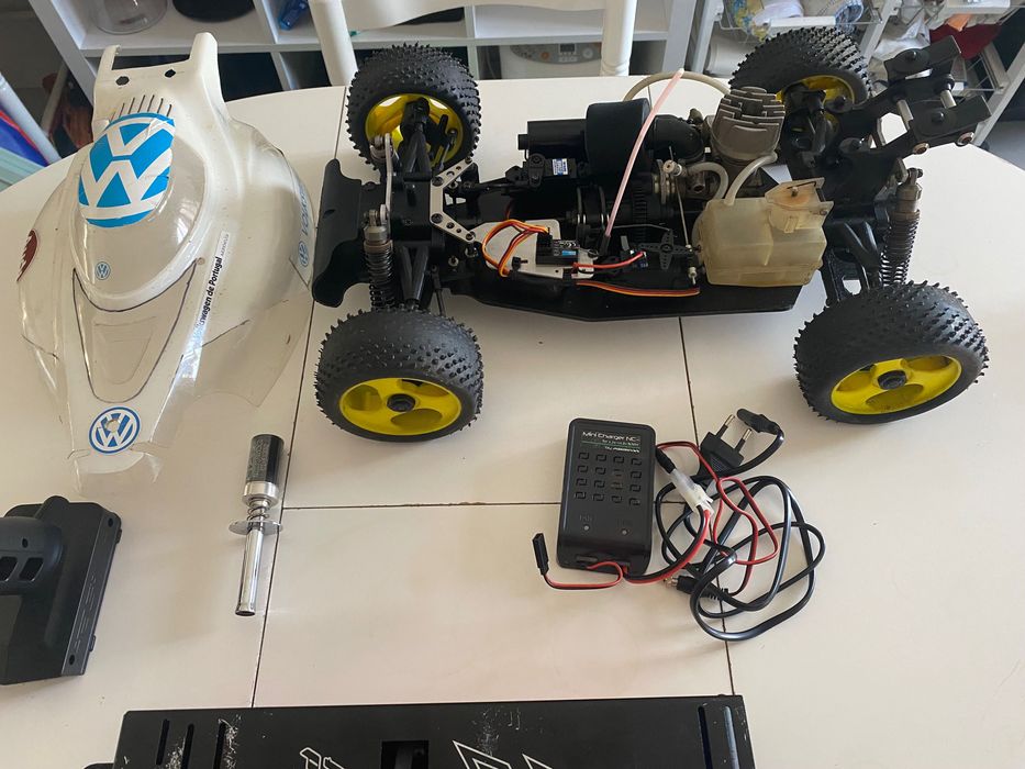 Carro rádio controlo a gasolina