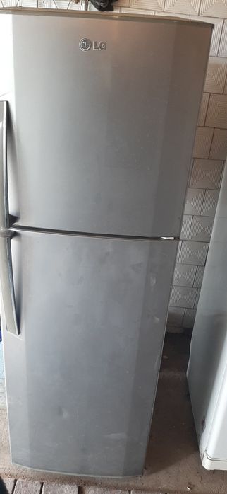 Холодильник б/у.