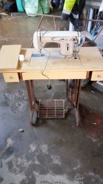 Máquina de costura antiga
