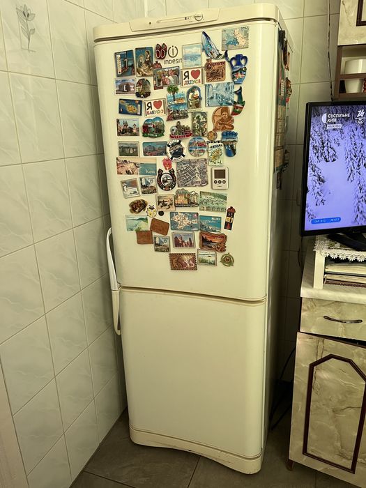 Холодильник Indesit C132G