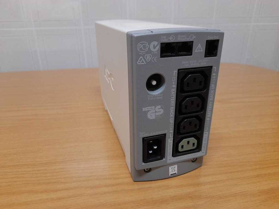 UPS APC back-ups CS 650