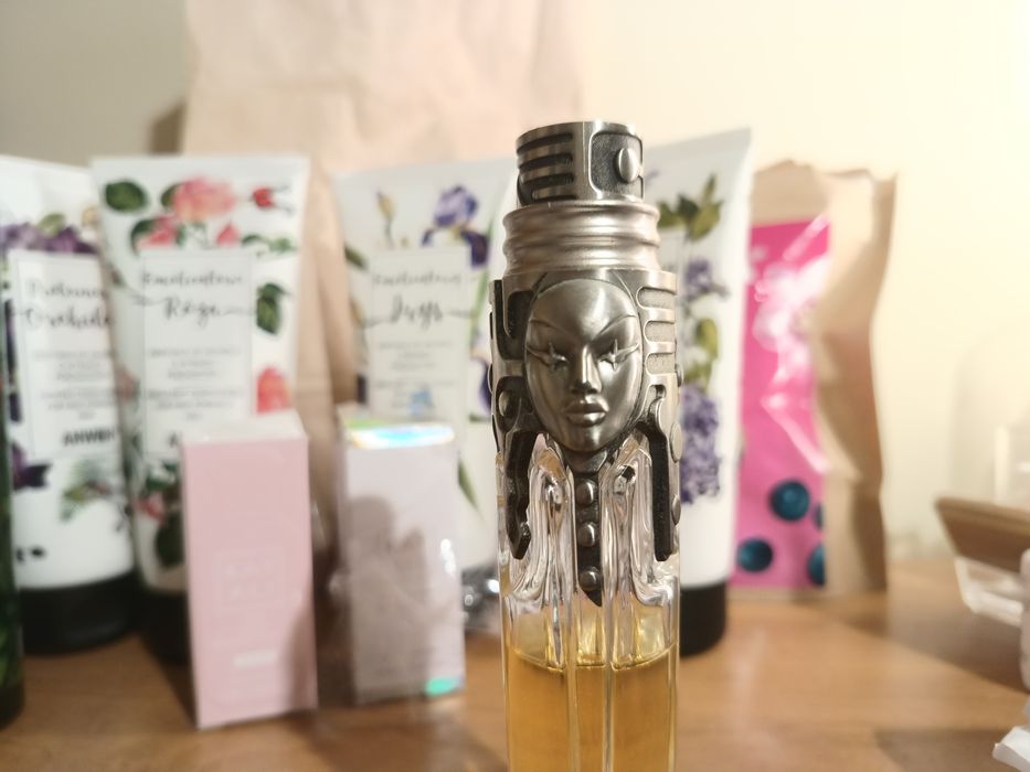 Unikat stara wersja Mugler Womanity