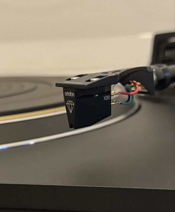 Gira-discos Technics SL-1300G preto + Ortofon MC X30 + Extras