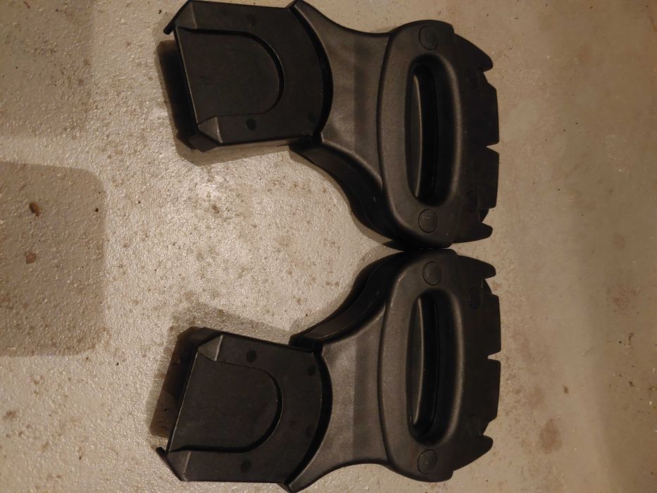 Sprzedam adaptery do fotelika