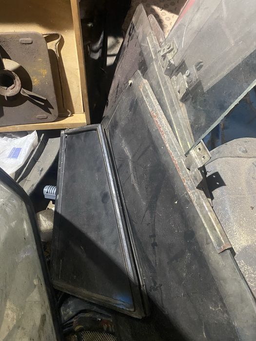 Скло, трапеція, фара до ВАЗ 2102