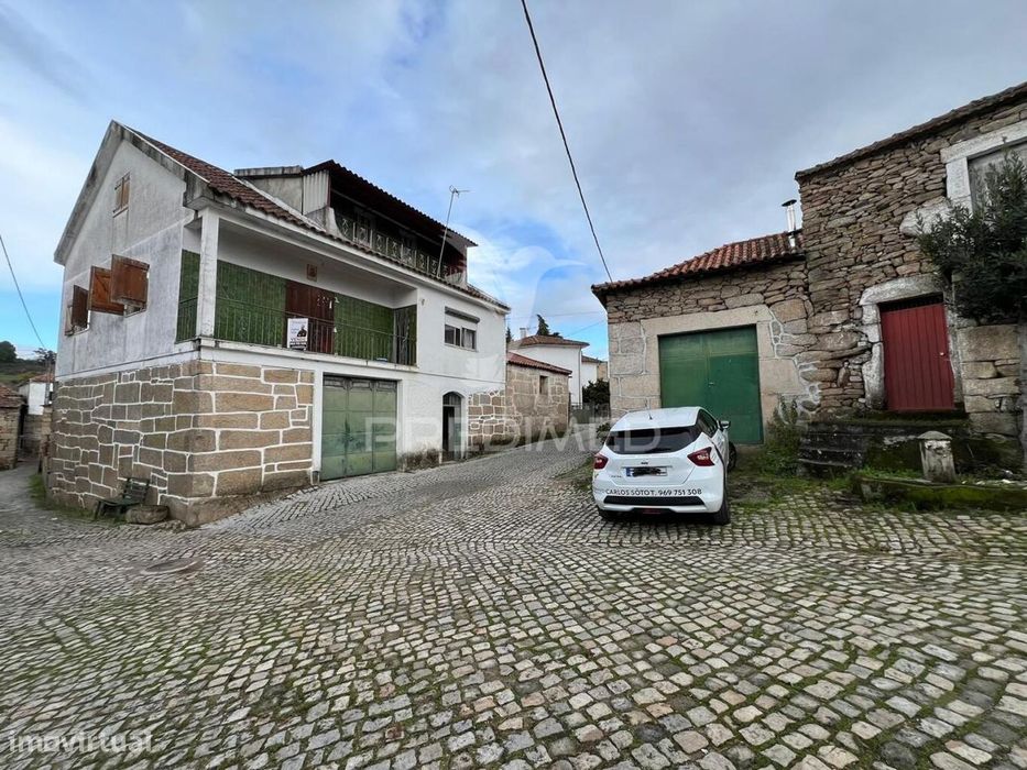 Moradia no Centro de Bouça (Mirandela)