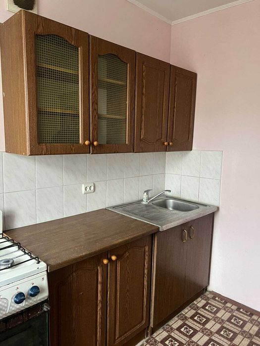 1к квартира, 37 кв.м,9/10,гарне розташування,будинок з цегли,не кутова