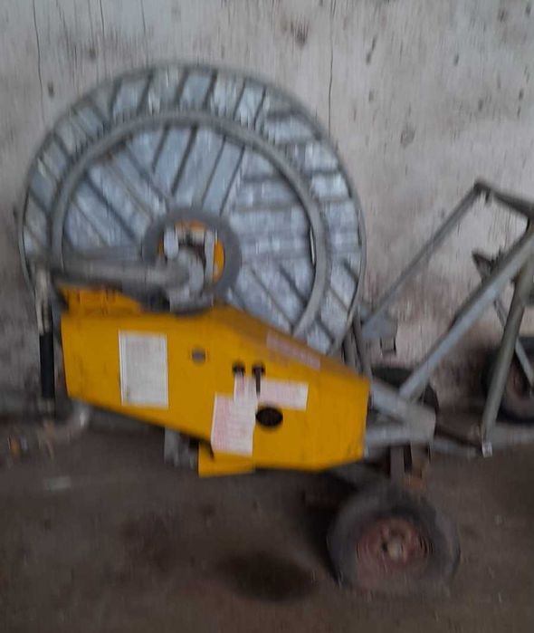 Vende -se Máquina de rega