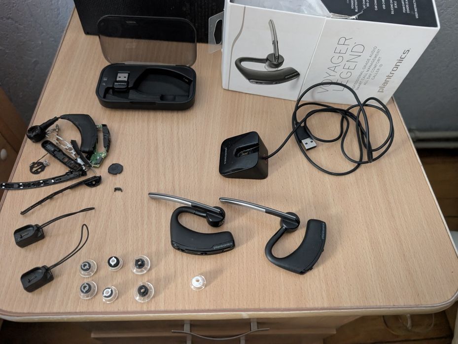 Plantronics Voyager Legend гарнітура